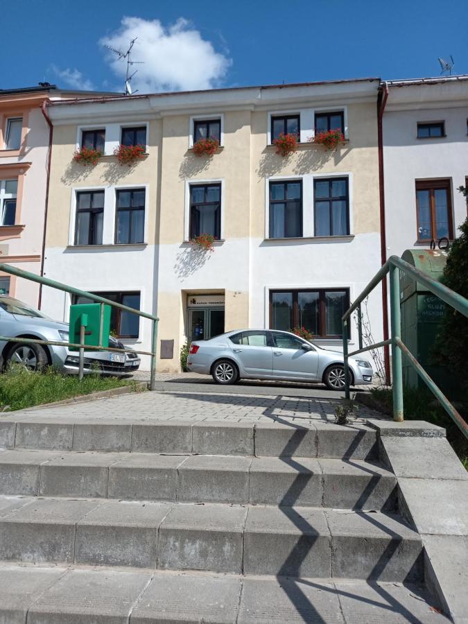 Apartman Marsik Nachod Luaran gambar