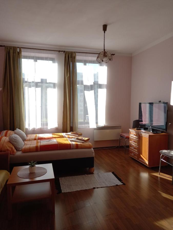 Apartman Marsik Nachod Luaran gambar