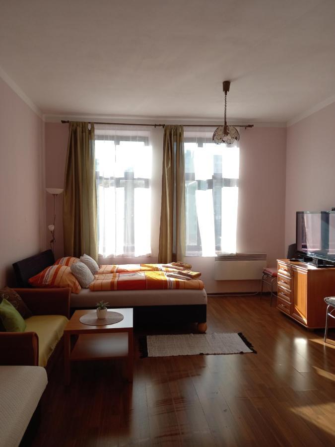 Apartman Marsik Nachod Luaran gambar