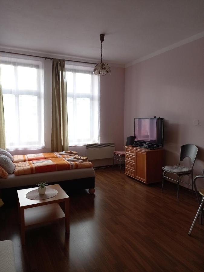 Apartman Marsik Nachod Luaran gambar